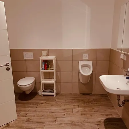 Stayhere24 Grosse Monteur- Und Mit 3 Schlafzimmern *