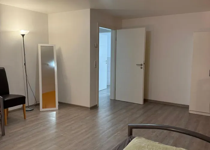Stayhere24 Grosse Monteur- Und Mit 3 Schlafzimmern * Schkeuditz