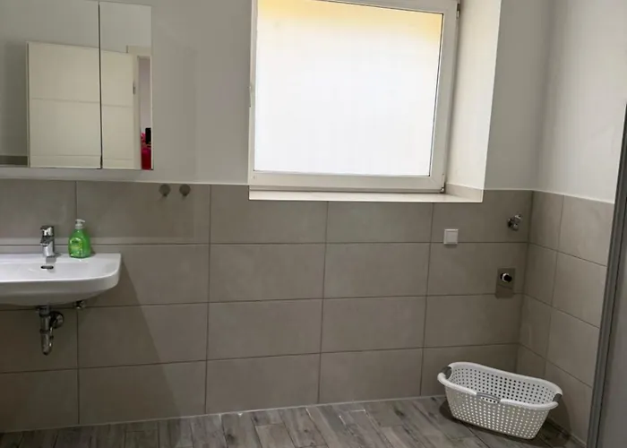 Stayhere24 Grosse Monteur- Und Mit 3 Schlafzimmern Apartamento *