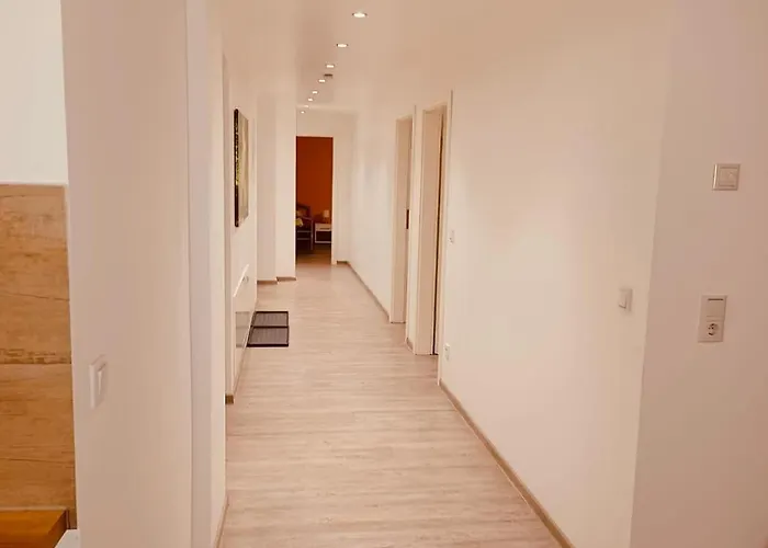 Apartamento Stayhere24 Grosse Monteur- Und Mit 3 Schlafzimmern Schkeuditz