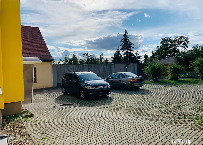 Apartamento Stayhere24 Grosse Monteur- Und Mit 3 Schlafzimmern